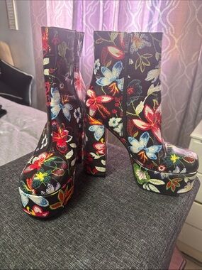 Bold Floral Embroidered Platform Ankle Boots - Multicolor